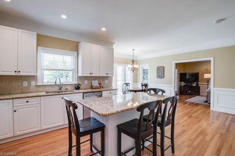 8121 Glengarriff Rd, Clemmons, NC 27012 photo 9