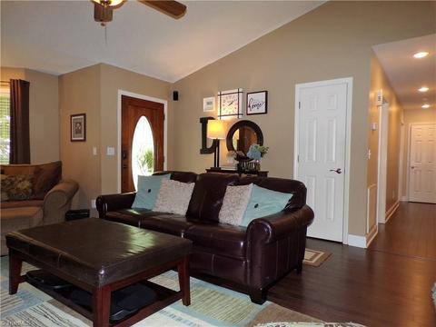 3940 Patsy Dr, Winston Salem, NC 27107 photo 2