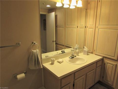1602 Wendover Dr, High Point, NC 27262 photo 23