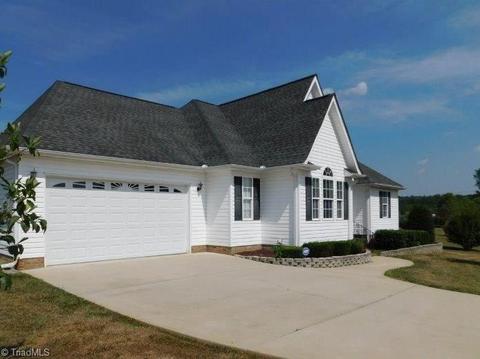 2911 Clear Ridge Dr, Trinity, NC 27370 photo 3