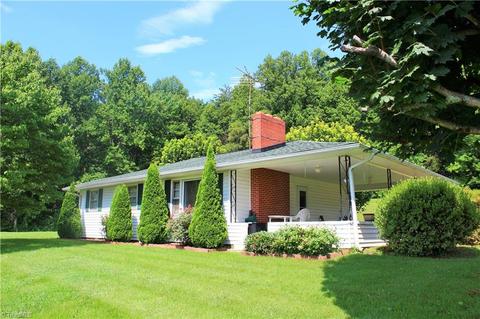 4820 Haystack Rd, Dobson, NC 27017 photo 1