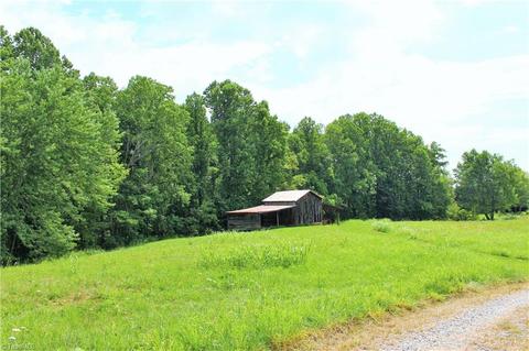 4820 Haystack Rd, Dobson, NC 27017 photo 3