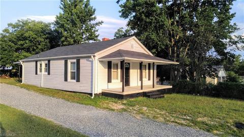 307 Griffith St, Thomasville, NC 27360 photo 1
