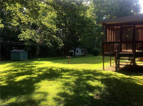 4054 Village Dr, Trinity, NC 27370 photo 2