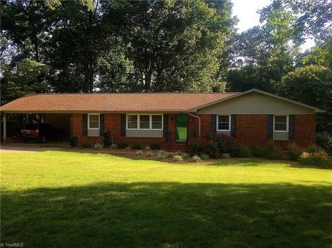 4054 Village Dr, Trinity, NC 27370 photo 1