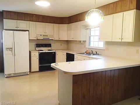 4054 Village Dr, Trinity, NC 27370 photo 8