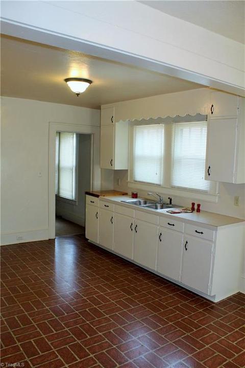 1705 Johnson St, High Point, NC 27262 photo 9