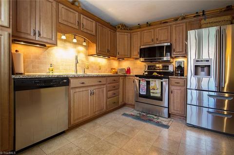 5305 Mapleton St, Clemmons, NC 27012 photo 4