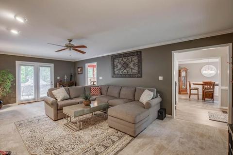 6727 Castleton Dr, Clemmons, NC 27012 photo 8