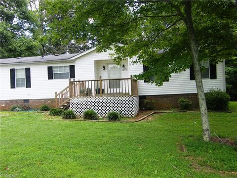 1244 High Bridge Rd, Pinnacle, NC 27043 photo 1