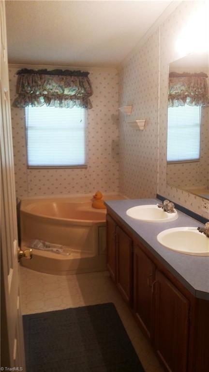 1244 High Bridge Rd, Pinnacle, NC 27043 photo 9