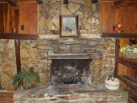 1676 Ray Loop Rd, Westfield, NC 27053 photo 2