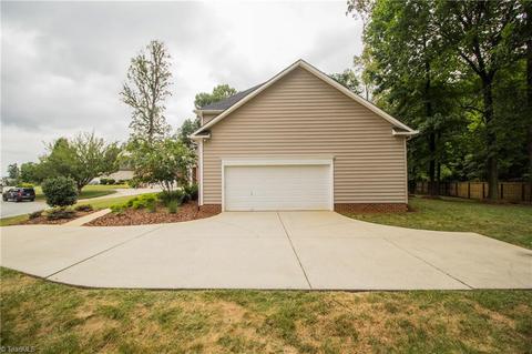 3035 Maple Branch Dr, High Point, NC 27265 photo 3