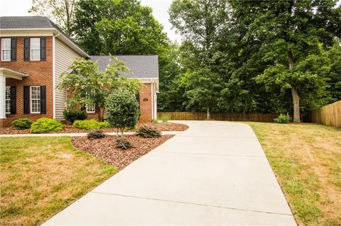 3035 Maple Branch Dr, High Point, NC 27265 photo 2