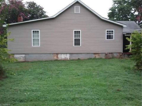 168 Bootleg Aly, Cooleemee, NC 27014 photo 2
