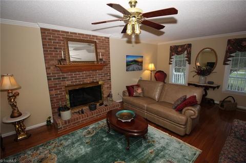 5232 Bridge Pointe Dr, Clemmons, NC 27012 photo 2