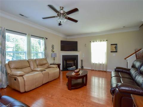 3843 Jade Ct, High Point, NC 27265 photo 6