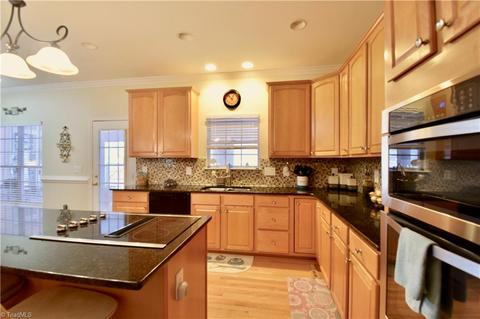 2927 Glen Echo Ct, High Point, NC 27265 photo 11
