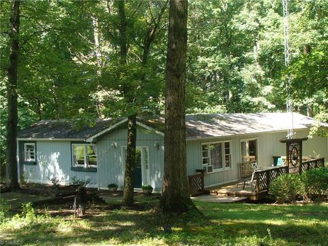 3057 King Billings Rd, Traphill, NC 28685 photo 1