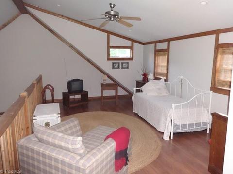 445 Panorama Dr, Fancy Gap, VA 24328 photo 7