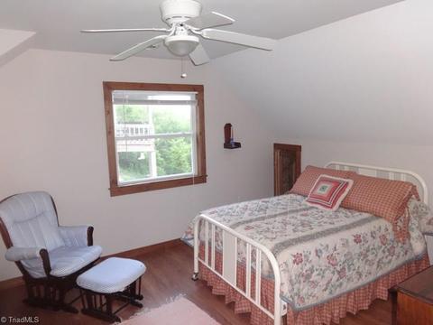 445 Panorama Dr, Fancy Gap, VA 24328 photo 8