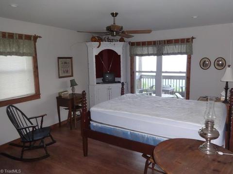 445 Panorama Dr, Fancy Gap, VA 24328 photo 5