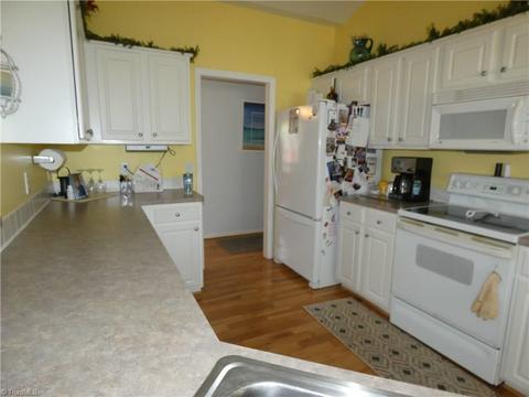 136 Willow Bend Dr, King, NC 27021 photo 7