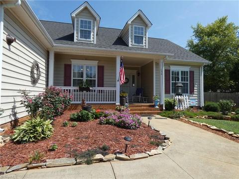 136 Willow Bend Dr, King, NC 27021 photo 2