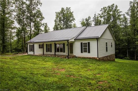 3147 N Lomax Rd, Traphill, NC 28685 photo 2