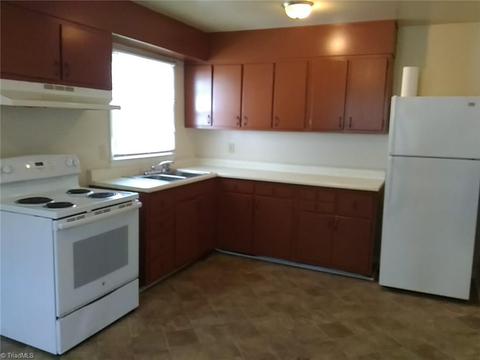 1707 Cedrow Dr, High Point, NC 27260 photo 4