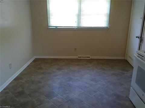 1707 Cedrow Dr, High Point, NC 27260 photo 5