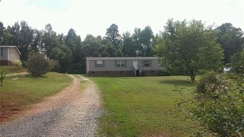 6417 Eagle Landing Dr, Trinity, NC 27370 photo 1