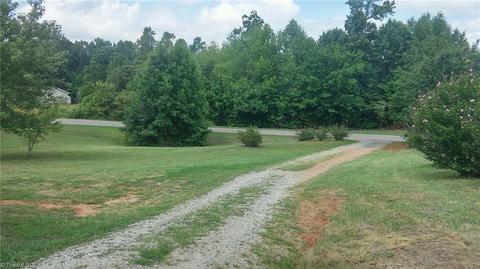 6417 Eagle Landing Dr, Trinity, NC 27370 photo 3