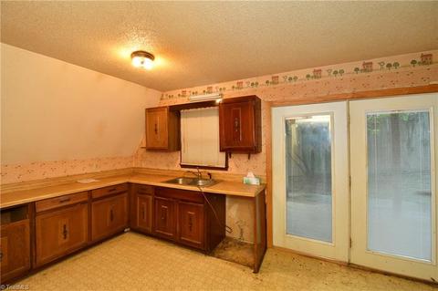 324 James Rd, Clemmons, NC 27012 photo 3