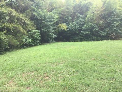 122 Sunset Dr, Randleman, NC 27317 photo 2