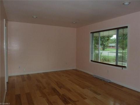 702 Gordon St, High Point, NC 27260 photo 4