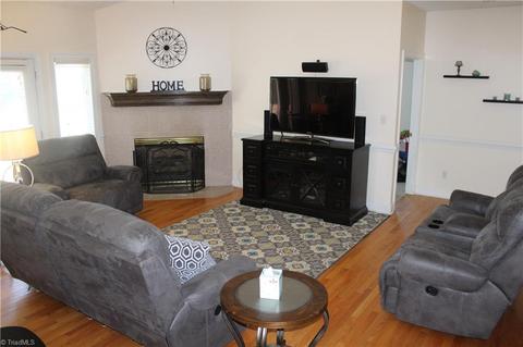 2450 Willard Rd, High Point, NC 27265 photo 4