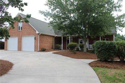 2450 Willard Rd, High Point, NC 27265 photo 1