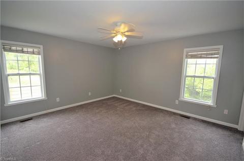 618 Three Oaks Dr, High Point, NC 27265 photo 15