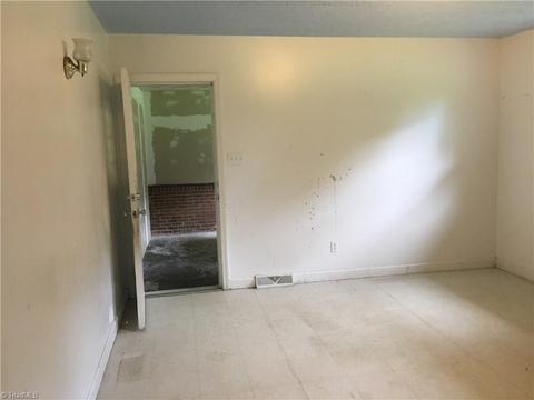 754 Summit Loop, Eden, NC 27288 photo 4