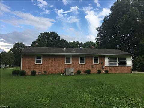 754 Summit Loop, Eden, NC 27288 photo 10