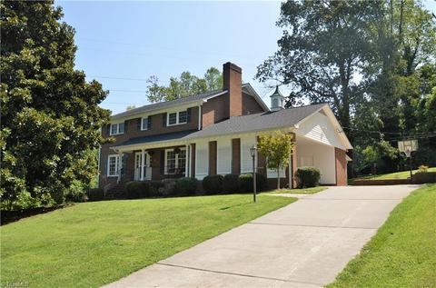 1072 Cantering Rd, High Point, NC 27262 photo 2
