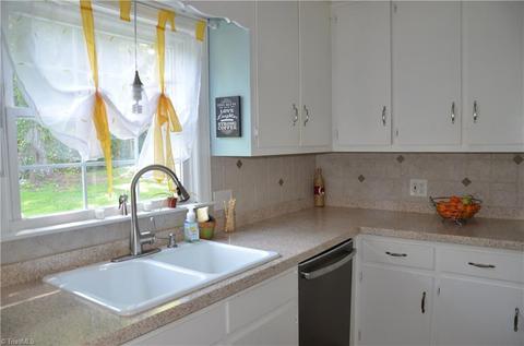 1072 Cantering Rd, High Point, NC 27262 photo 11