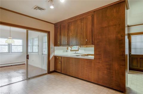 1420 Coventry Rd, High Point, NC 27262 photo 11