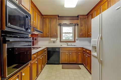 1420 Coventry Rd, High Point, NC 27262 photo 7