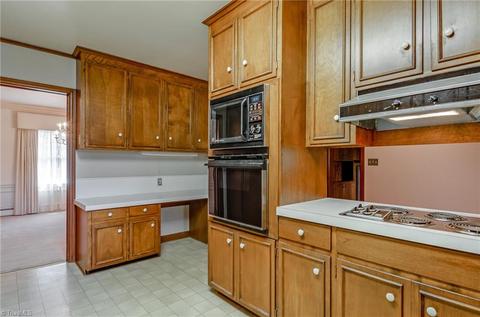 1420 Coventry Rd, High Point, NC 27262 photo 8