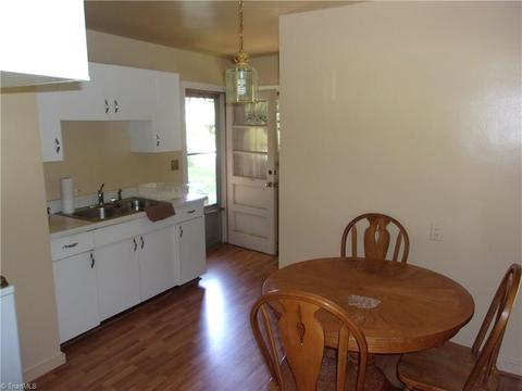 700 E Farriss Ave, High Point, NC 27262 photo 9