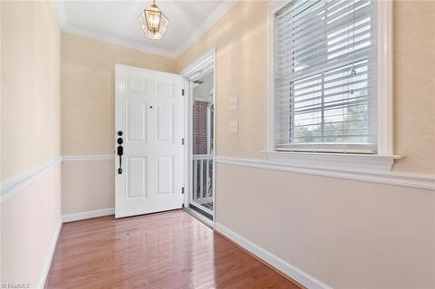 408 West St, King, NC 27021 photo 2
