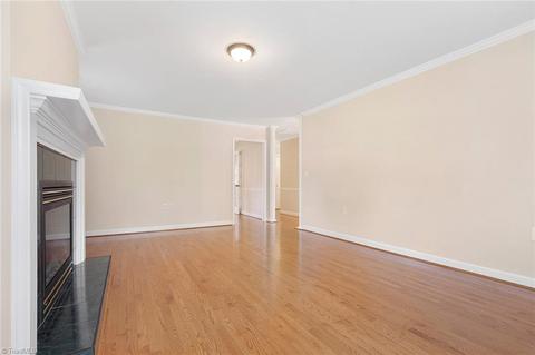408 West St, King, NC 27021 photo 5