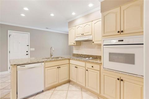 408 West St, King, NC 27021 photo 10